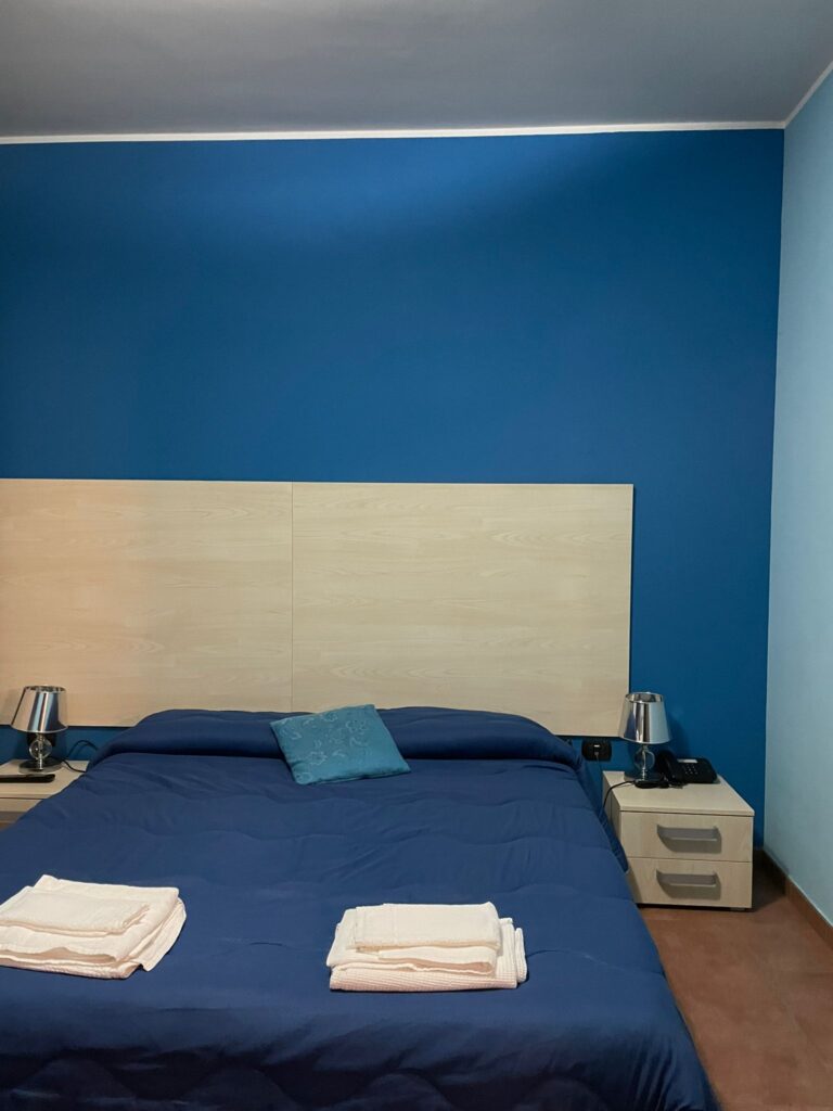 la blu, stanza d'albergo